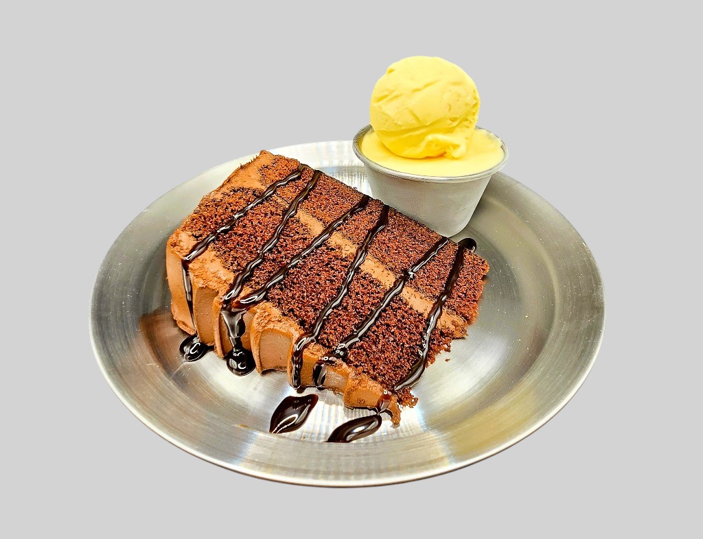 Chocolate Fudge Cake With Ice Cream